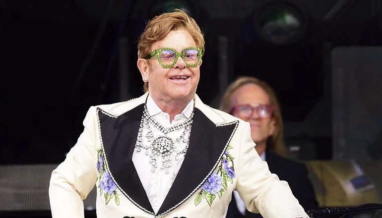 Elton John enfrenta complicaciones de salud: pierde visión en un ojo por una infección