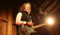 Jake E. Lee, guitarrista de Ozzy Osbourne, herido en un tiroteo