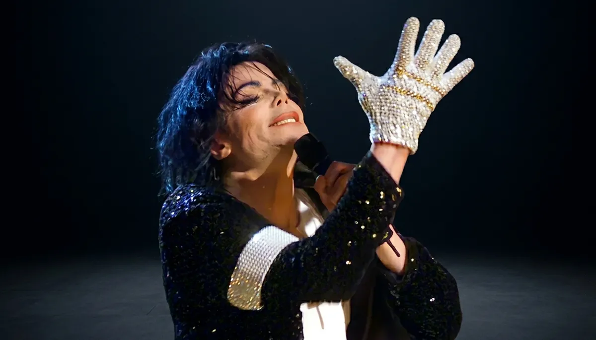 Guante de Michael Jackson supera los 130 mil dólares en histórica subasta