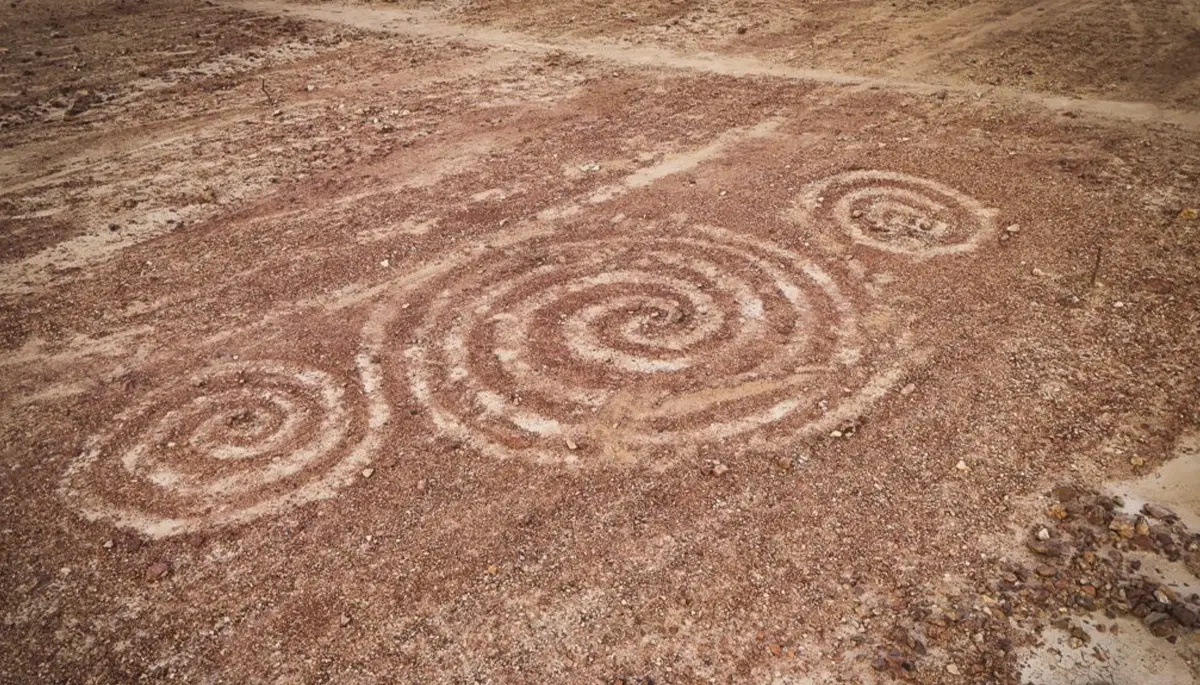 Destruyen geoglifo Triple Espiral en Trujillo: patrimonio de más de mil años desaparece tras invasión