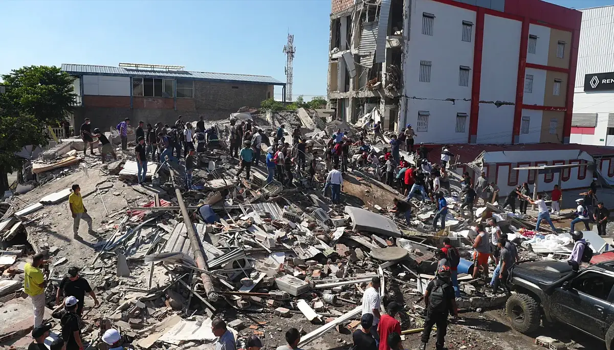 Terremoto de 7.4 sacude Colombia y deja decenas de muertos