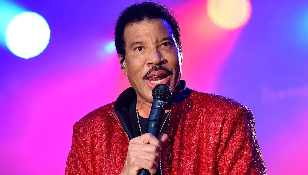 Lionel Richie vuelve a ser hospitalizado y cancela tres conciertos