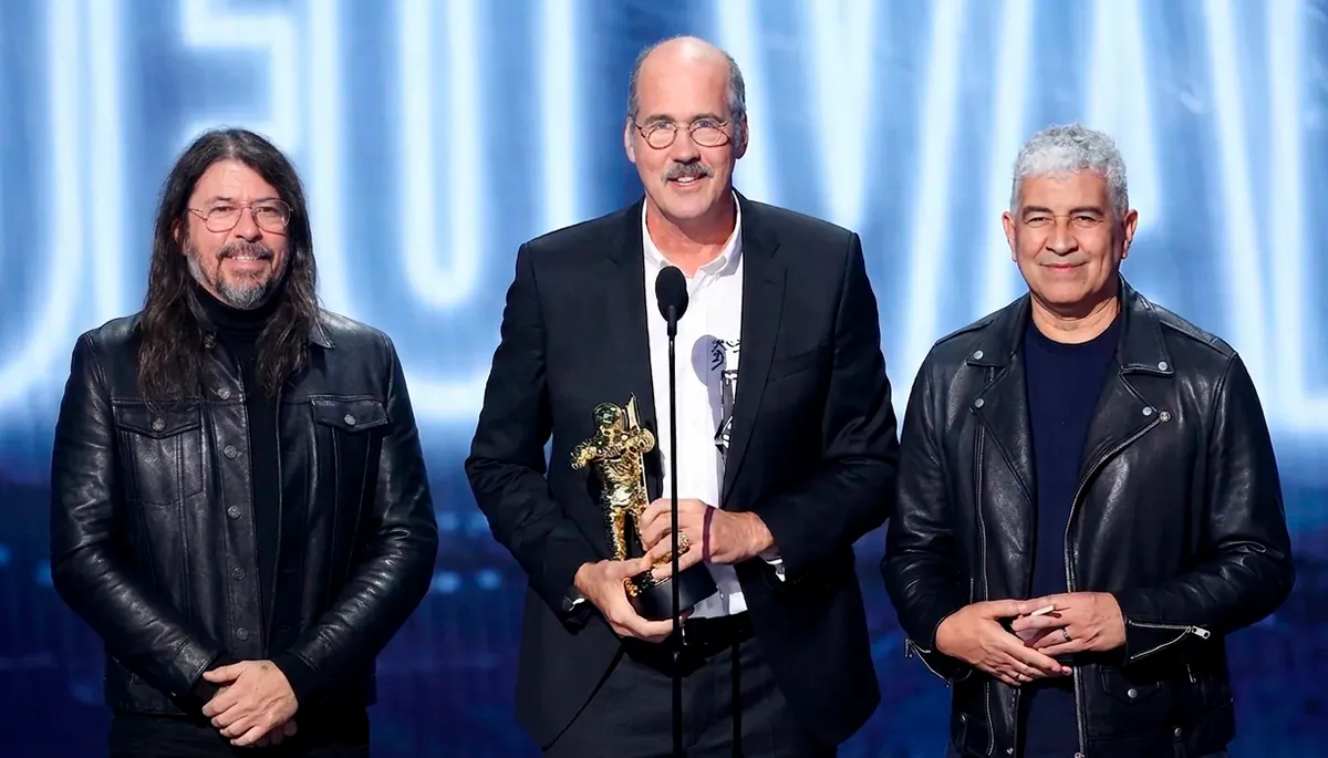 Nirvana recibe el Video Vanguard Award de MTV y recuerda a Kurt Cobain: “Kurt era único”